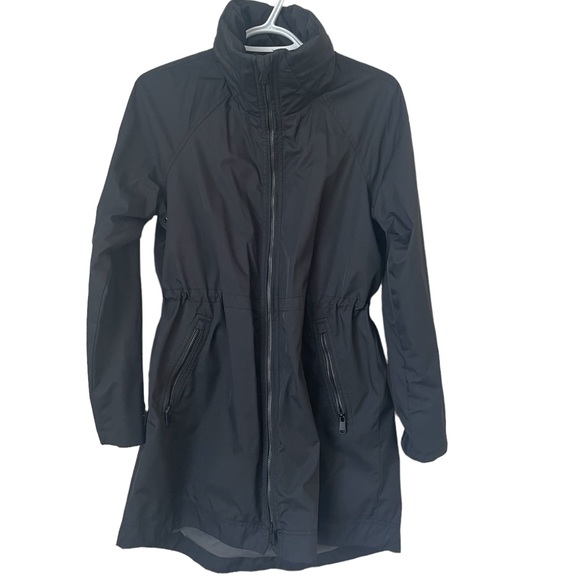 Rain jacket aritzia the group by babaton size XS - Picture 1 of 1